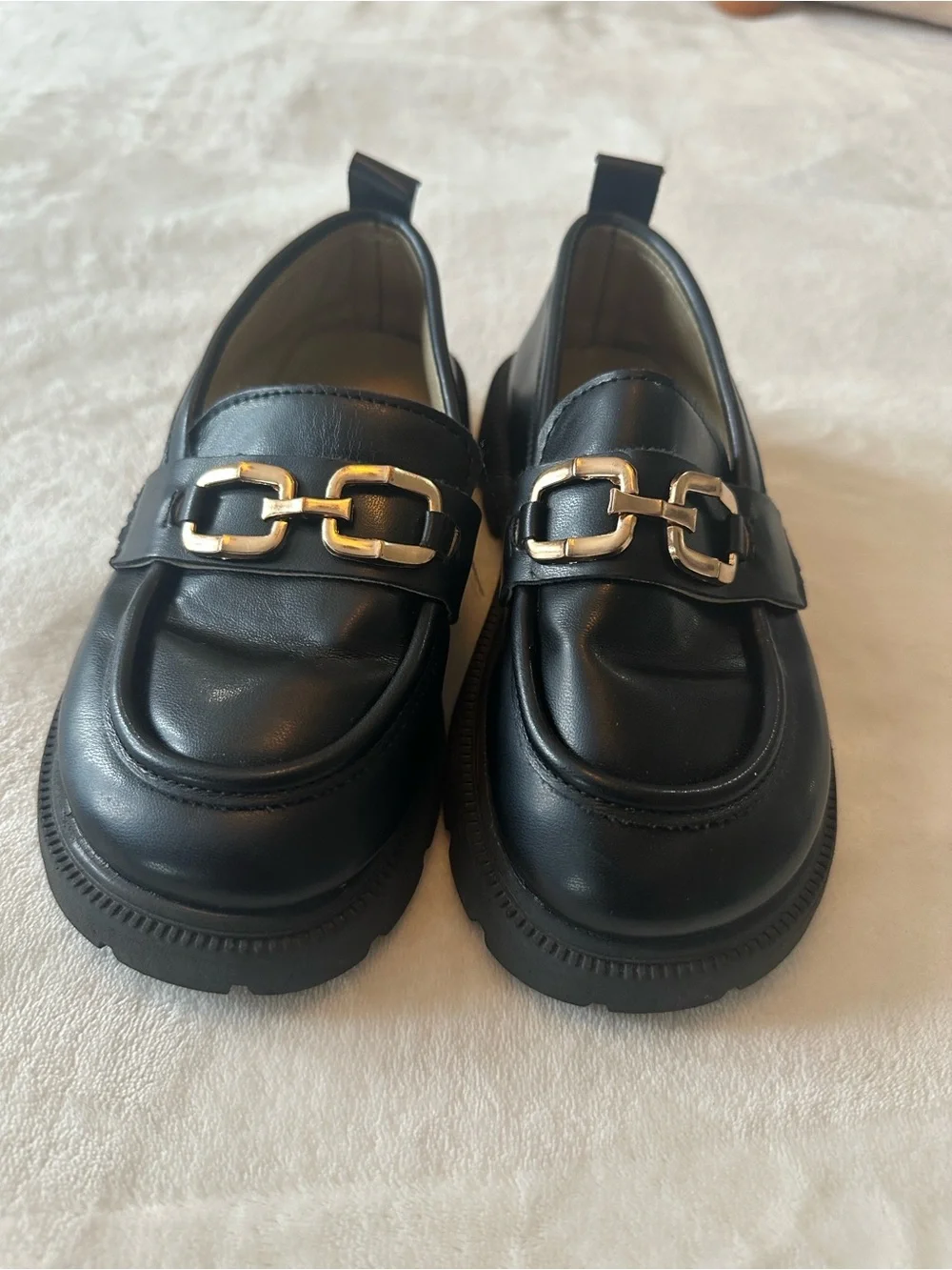 SHEIN Black Kids Loafers with Gold Chain Accent